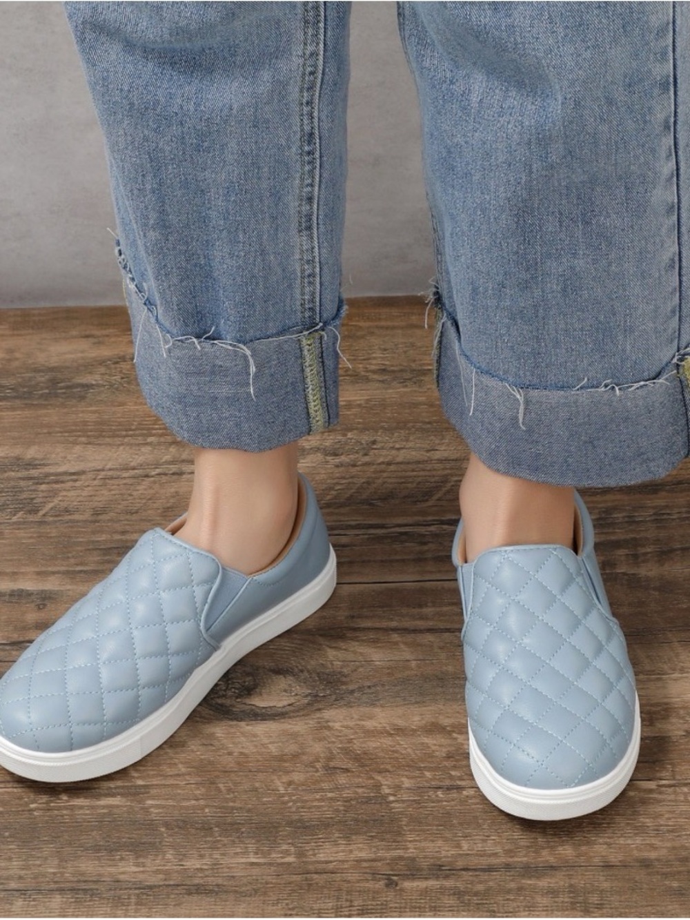 NWOB STQ Women’s Light Blue Memory Foam Slip on Sneakers. Size 7.5